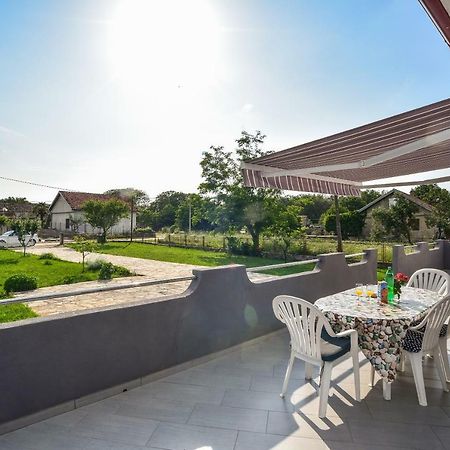 Villa Ankin Dvor à Galovac  Extérieur photo