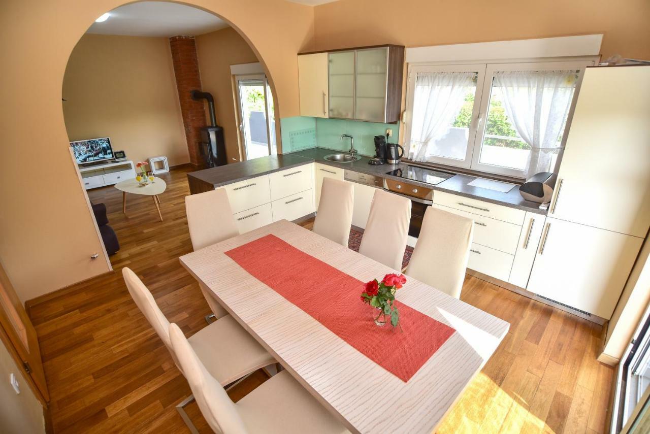Villa Ankin Dvor à Galovac  Extérieur photo